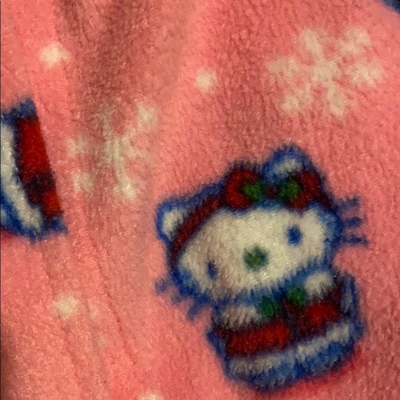 Hello Kitty Robe - Picture 2 of 3